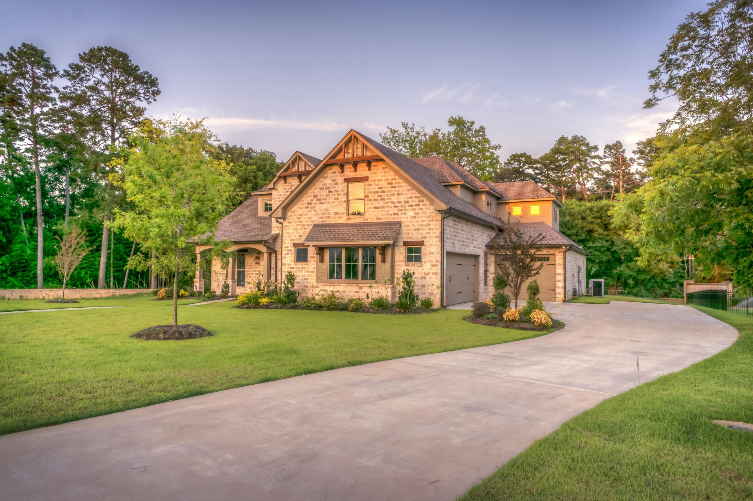 pexels-pixabay-259588 Belle habitation cosy entourée de son jardin